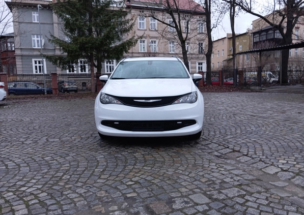 Chrysler Pacifica cena 100000 przebieg: 6690, rok produkcji 2021 z Świdnica małe 79